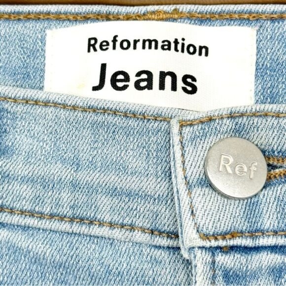 Reformation High & Skinny Jean in Amalfi Wash 26 - Picture 10 of 11